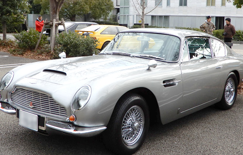 アストンマーチンのクラシックカー